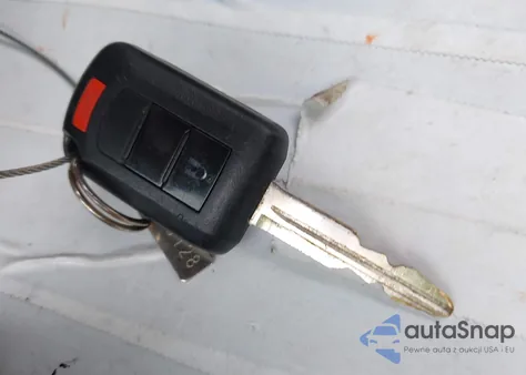 2017 Mitsubishi Mirage G4 Es z USA, uszkodzony, nr VIN ML32F3FJ7HHF11197